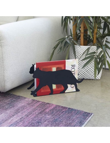 Portariviste a forma di gatto in metallo colore nero h 21 cm - FELINE by Balvi