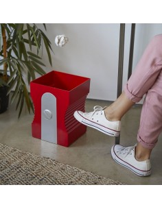 Cestino gettacarta a forma di temperamatita in plastica rosso - SHARPENER by Balvi 2